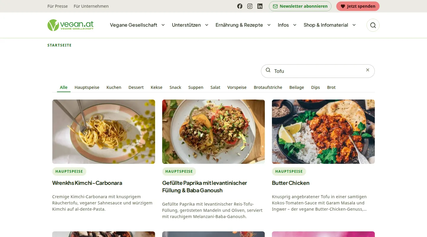 Recipe search on vegan.at for the term Tofu: search field, category tabs from Alle to Brot, and recipe cards with photo, category label, title and teaser