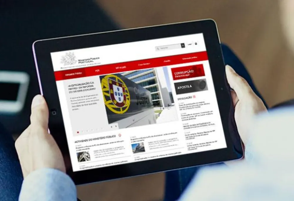Portuguese public ministry homepage viewed on tablet